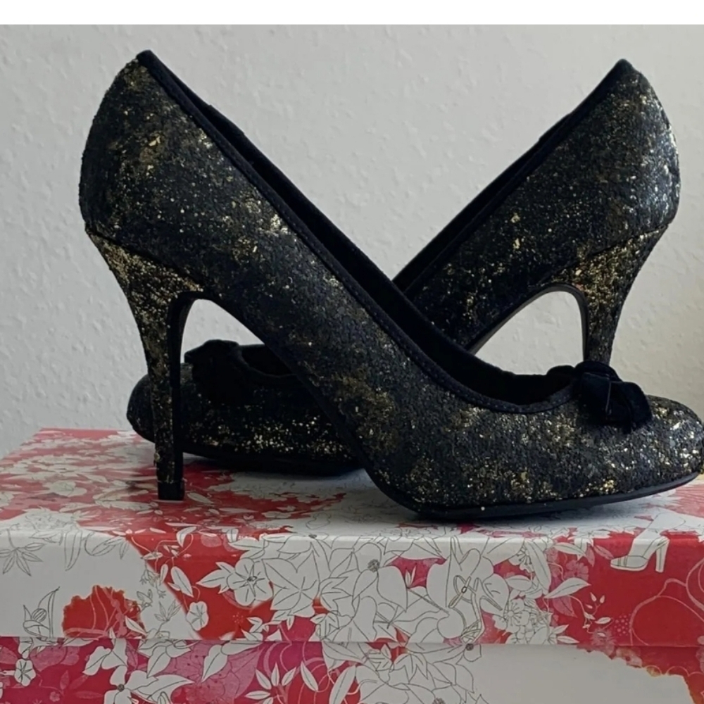 New Chinese Laundry Fall for Glitter Gold Womens Heels Shoes